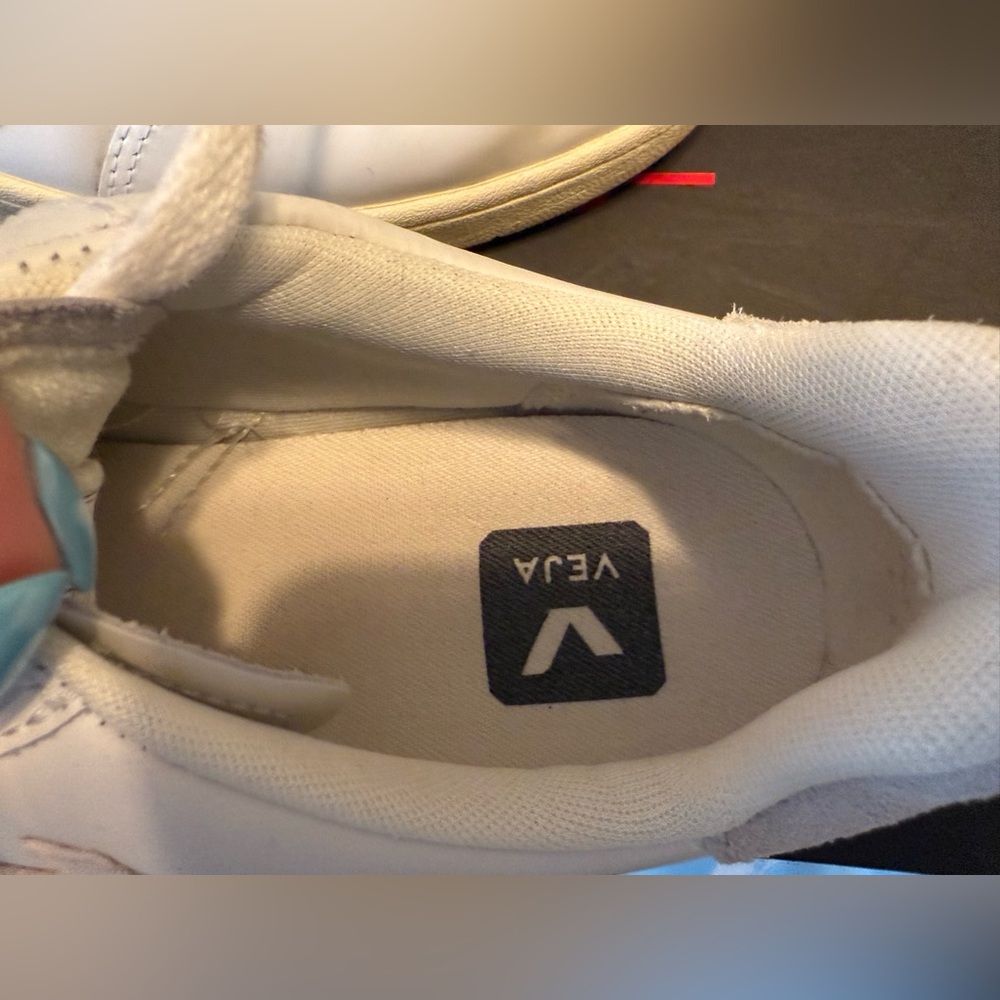 Veja Cream and White Sneakers size 6 - Picture 3 of 5
